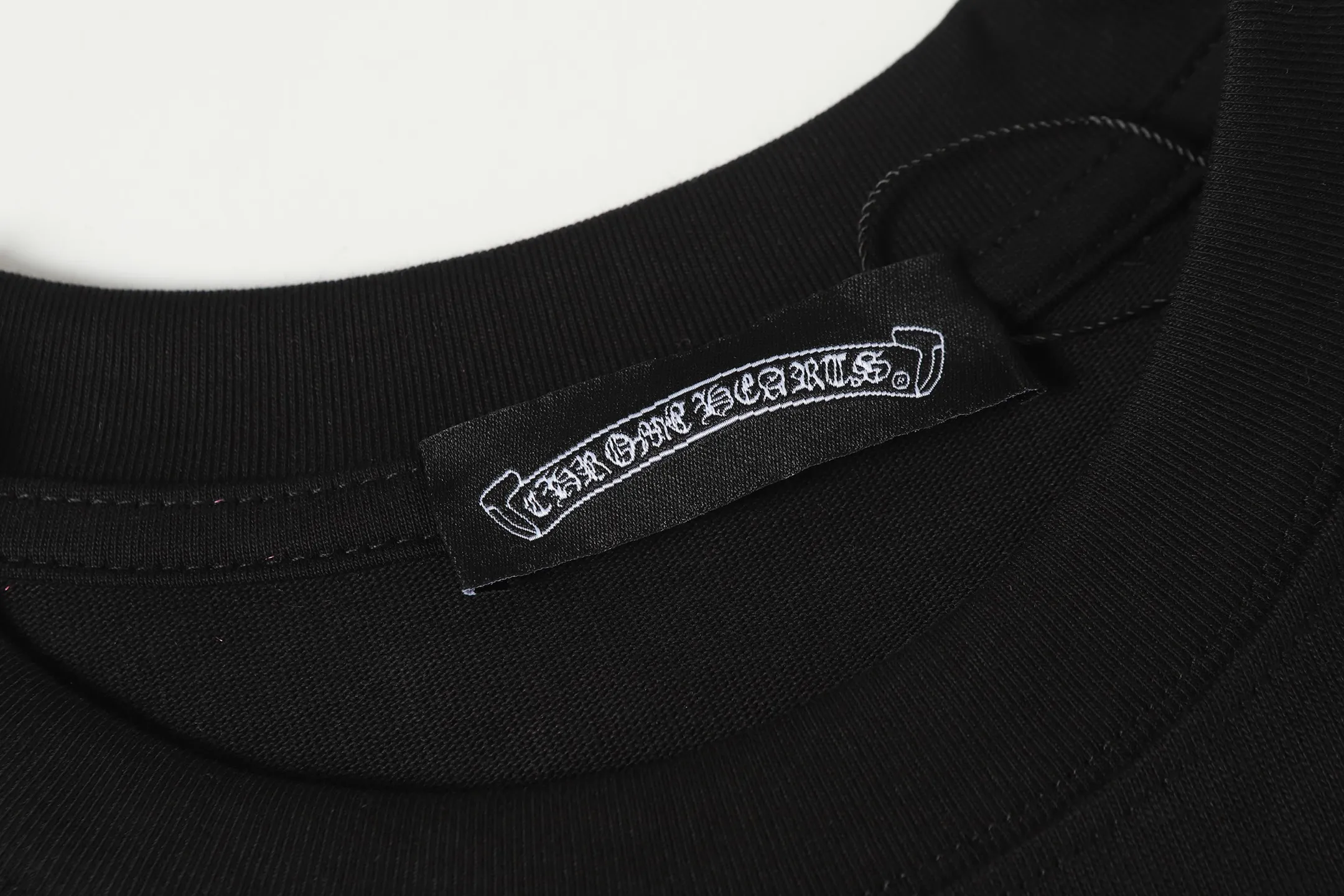 P160 💰 Actual pictures [High-end quality] Code: 8913# Color: Black White Size: S to XXL 2026ss Internet celebrity cross🔥New Chrome Hearts 320g customized fabric Chrome heart round neck short sleeves Use personalized embroidered tassel technology Loose version for men and women